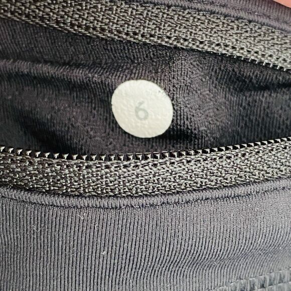 Lululemon Shorts Womens Solid Black Size 6 - Picture 6 of 7